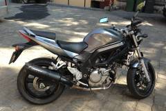 Suzuki-sv-650-black-edition-7